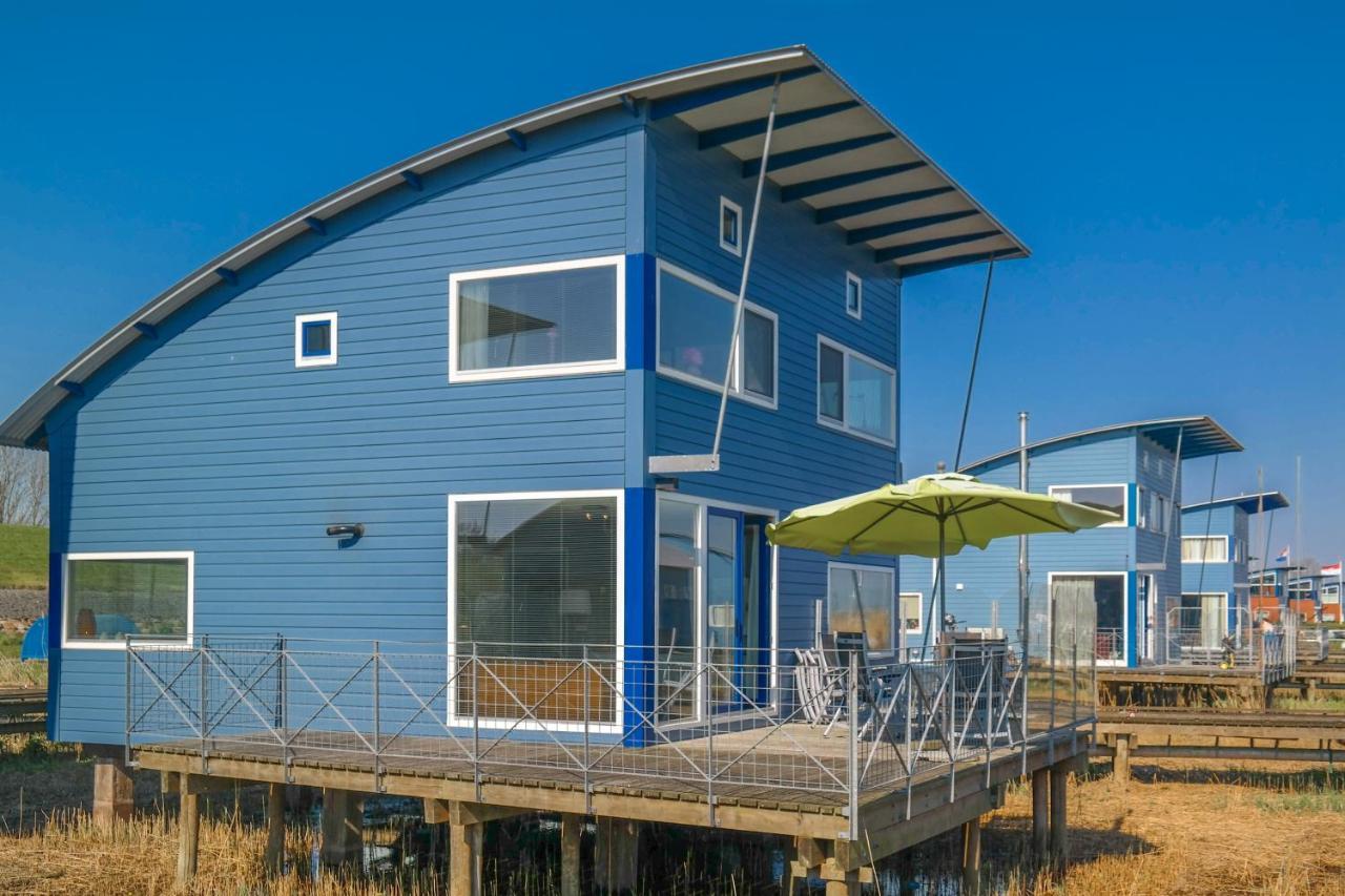 6 Pers. Waterfront Home Seeblick, Equipped Stilt House On The Water Anjum Exteriér fotografie