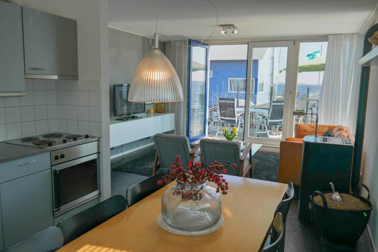 6 Pers. Waterfront Home Seeblick, Equipped Stilt House On The Water Anjum Exteriér fotografie