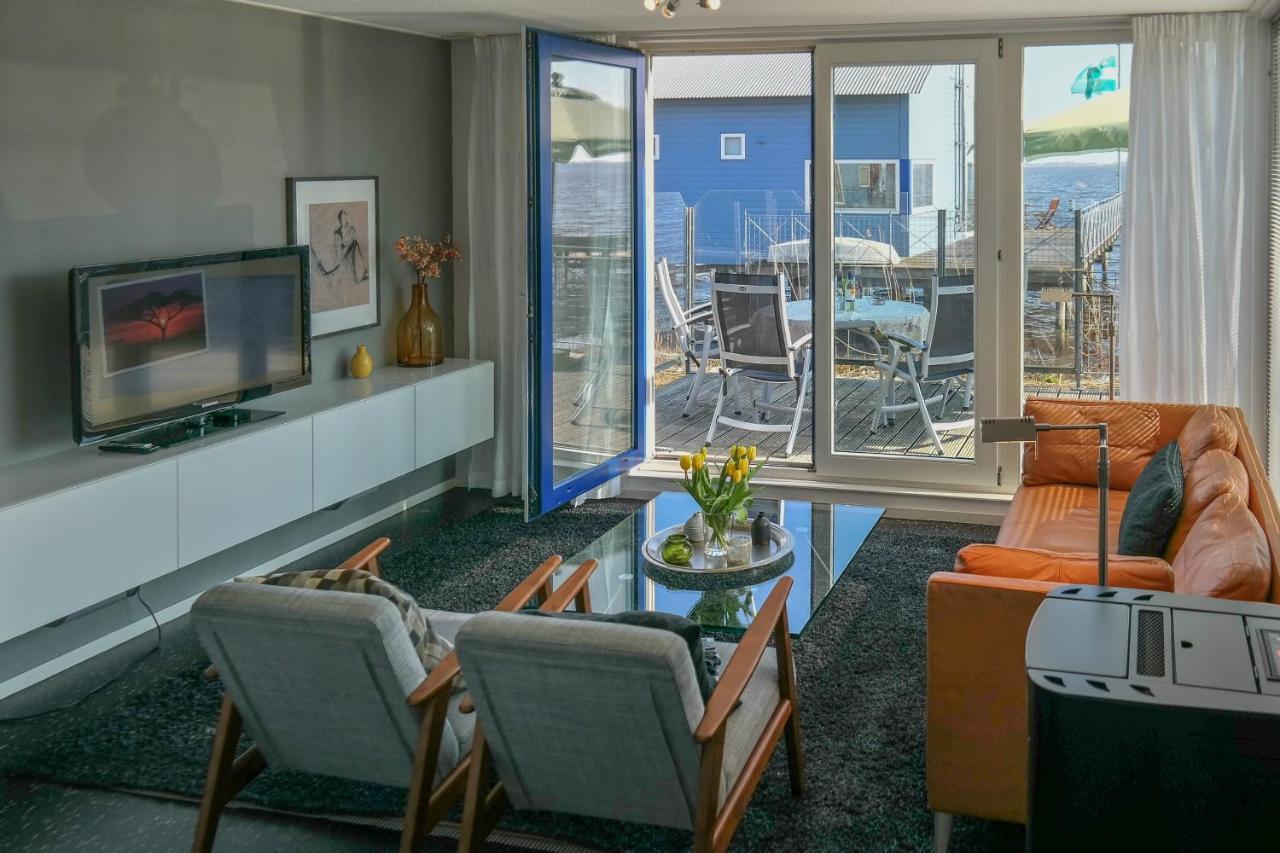 6 Pers. Waterfront Home Seeblick, Equipped Stilt House On The Water Anjum Exteriér fotografie