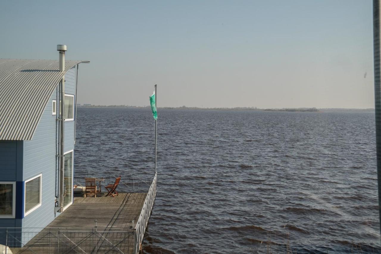 6 Pers. Waterfront Home Seeblick, Equipped Stilt House On The Water Anjum Exteriér fotografie